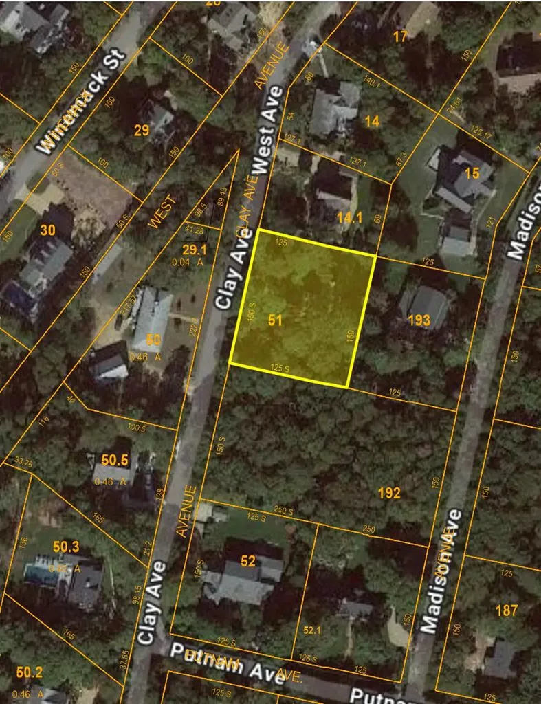 33 Clay Avenue Oak Bluffs MA 02557