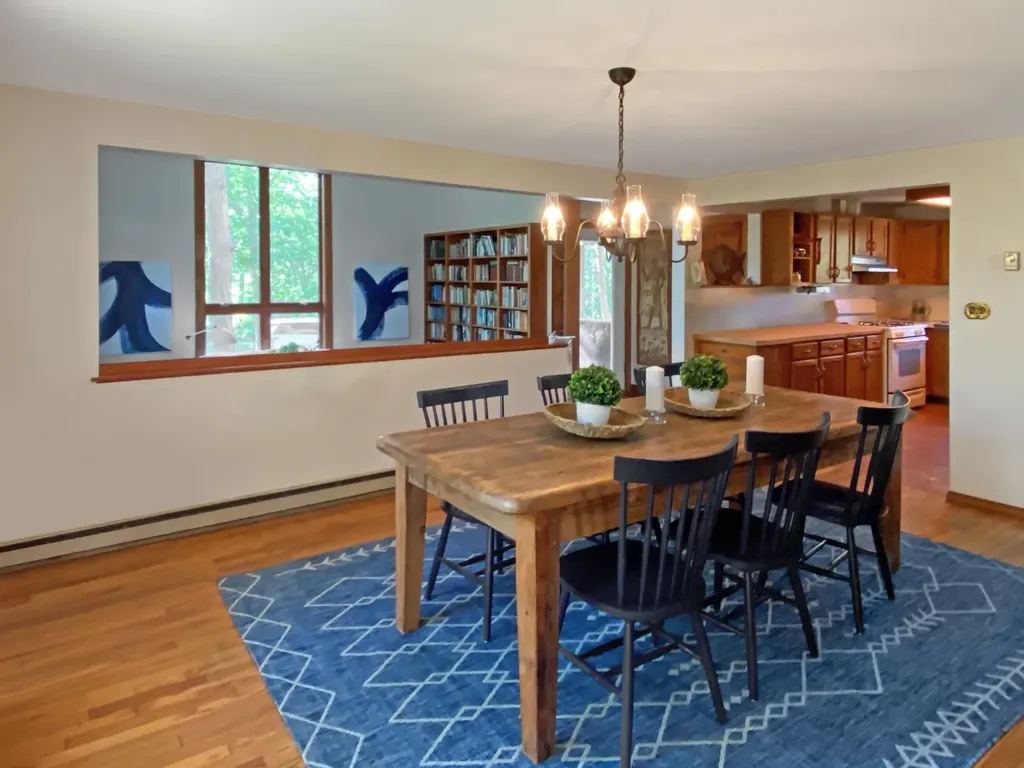 33 Clay Avenue Oak Bluffs MA 02557