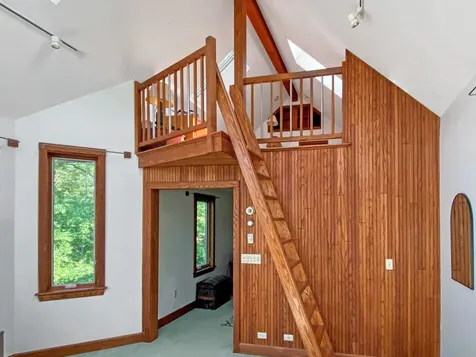 33 Clay Avenue Oak Bluffs MA 02557