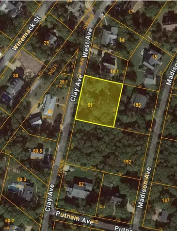 33 Clay Avenue Oak Bluffs MA 02557