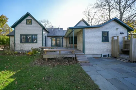 31 Winthrop Avenue Oak Bluffs MA 02557