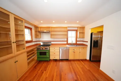31 Winthrop Avenue Oak Bluffs MA 02557