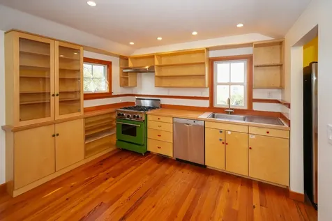 31 Winthrop Avenue Oak Bluffs MA 02557