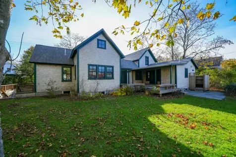 31 Winthrop Avenue Oak Bluffs MA 02557