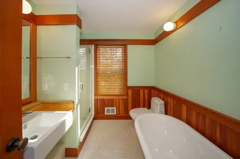 31 Winthrop Avenue Oak Bluffs MA 02557