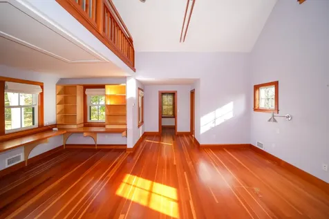31 Winthrop Avenue Oak Bluffs MA 02557