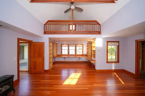 31 Winthrop Avenue Oak Bluffs MA 02557