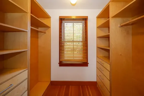 31 Winthrop Avenue Oak Bluffs MA 02557