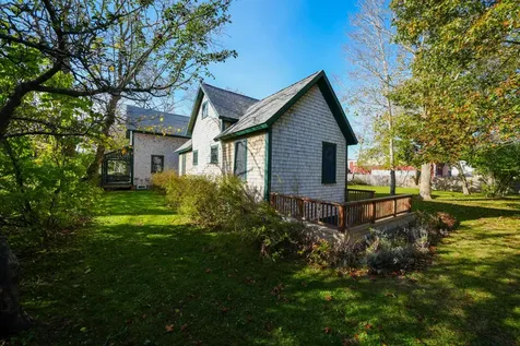 31 Winthrop Avenue Oak Bluffs MA 02557