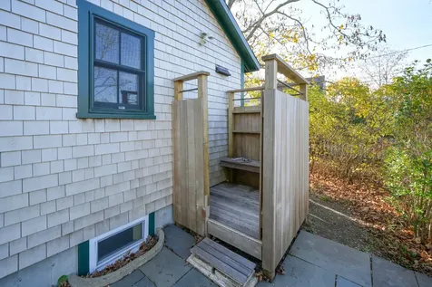 31 Winthrop Avenue Oak Bluffs MA 02557