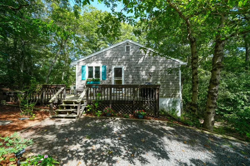 160 Spring Hill Road Vineyard Haven MA 02568