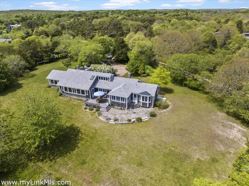 71 Runner Road West Tisbury MA 02575