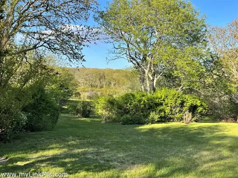 71 Runner Road West Tisbury MA 02575