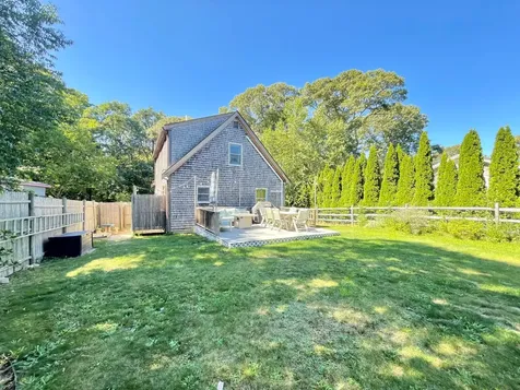 33 Menahan Street Oak Bluffs MA 02557