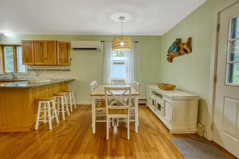 33 Menahan Street Oak Bluffs MA 02557