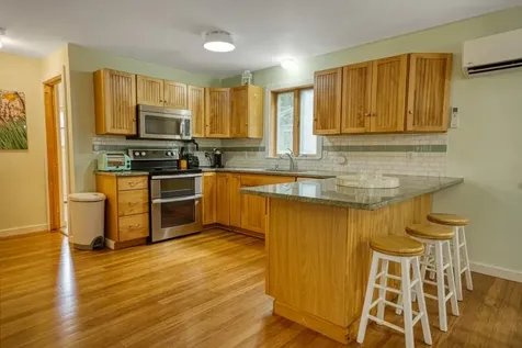33 Menahan Street Oak Bluffs MA 02557