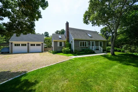 21 Brushy Lane Edgartown MA 02539