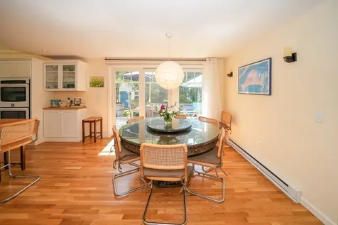 21 Brushy Lane Edgartown MA 02539