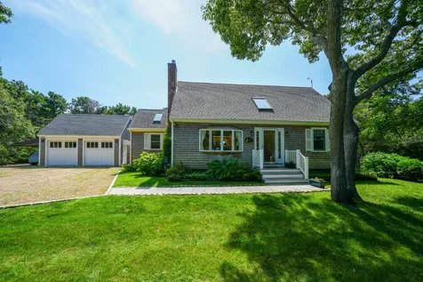 21 Brushy Lane Edgartown MA 02539