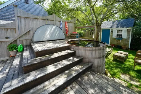 21 Brushy Lane Edgartown MA 02539