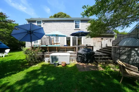 21 Brushy Lane Edgartown MA 02539