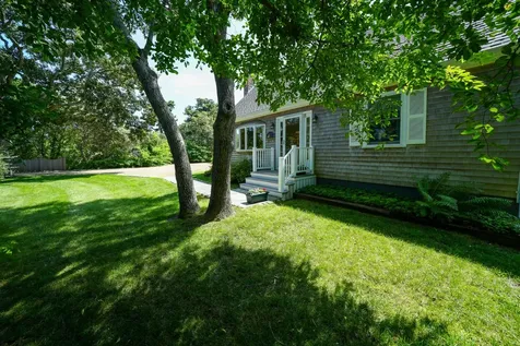 21 Brushy Lane Edgartown MA 02539