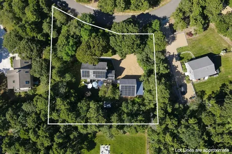 21 Brushy Lane Edgartown MA 02539