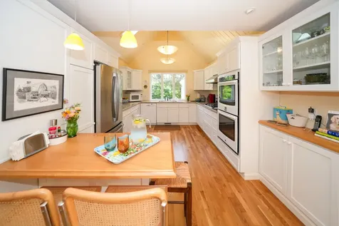 21 Brushy Lane Edgartown MA 02539