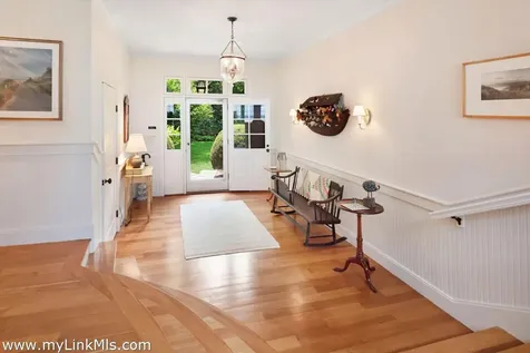 8 Tuthill Lane And 27 Braleys Way Edgartown MA 02539