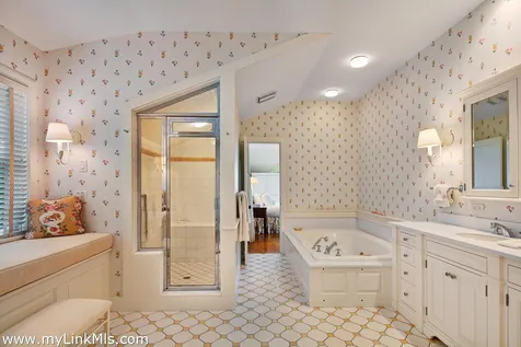 8 Tuthill Lane And 27 Braleys Way Edgartown MA 02539