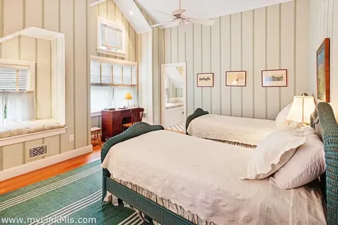 8 Tuthill Lane And 27 Braleys Way Edgartown MA 02539
