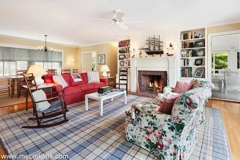 8 Tuthill Lane And 27 Braleys Way Edgartown MA 02539