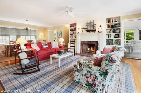 8 Tuthill Lane And 27 Braleys Way Edgartown MA 02539