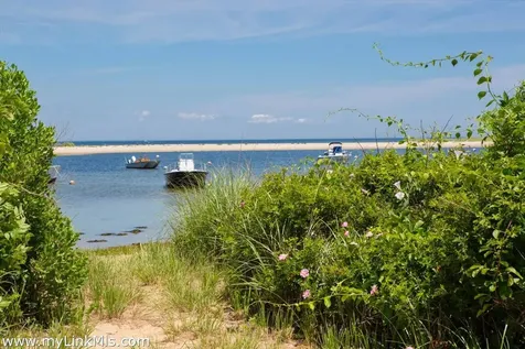 8 Tuthill Lane And 27 Braleys Way Edgartown MA 02539