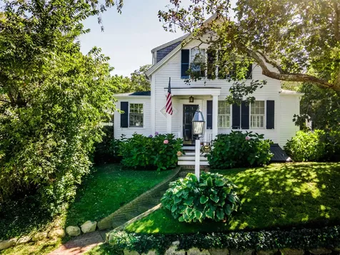 109 School Street Edgartown MA 02539