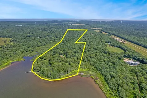 100 Meetinghouse Way Edgartown MA 02539