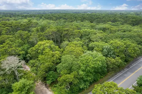 8 Meshacket Wood Road Edgartown MA 02539