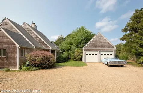 25 Old Dunhams Corner Way Edgartown MA 02539