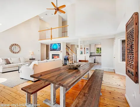 25 Old Dunhams Corner Way Edgartown MA 02539