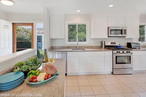 25 Old Dunhams Corner Way Edgartown MA 02539