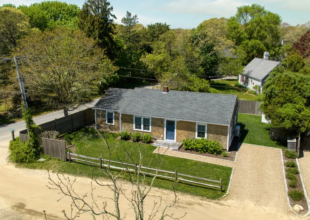 36 Hannahs Way Edgartown MA 02539