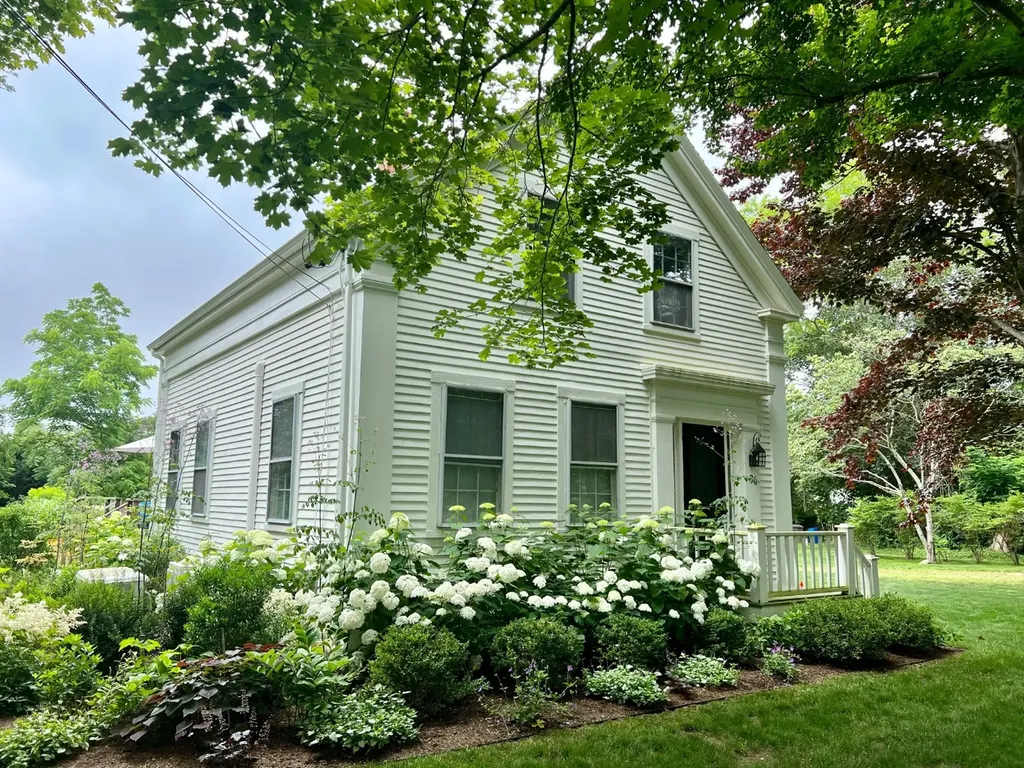 36 Music Street West Tisbury MA 02575