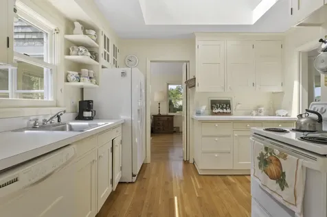 391 Barnes Road Oak Bluffs MA 02557