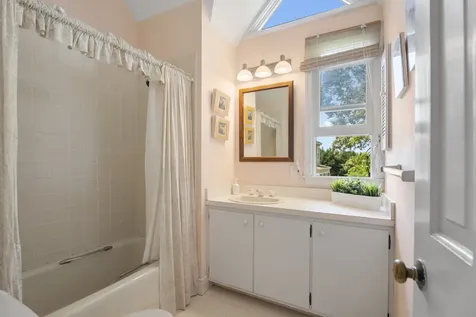 391 Barnes Road Oak Bluffs MA 02557