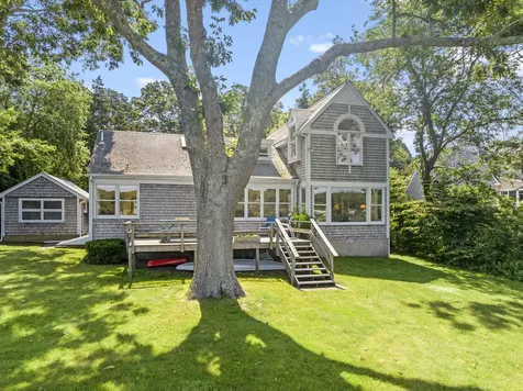 391 Barnes Road Oak Bluffs MA 02557