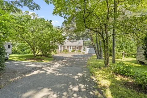 391 Barnes Road Oak Bluffs MA 02557