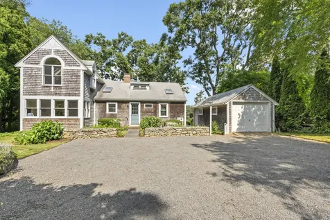 391 Barnes Road Oak Bluffs MA 02557