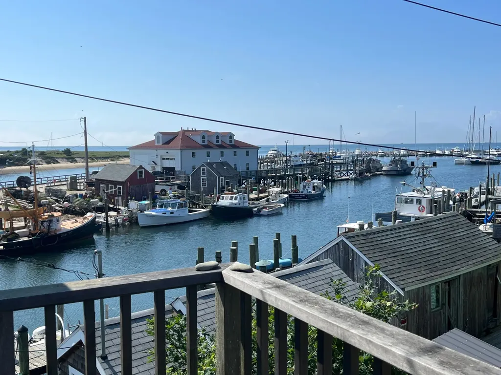 12 Harbor Hill Chilmark MA 02535