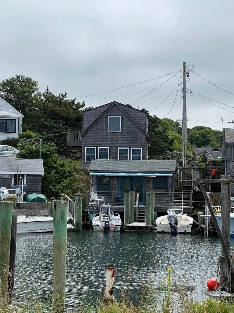 12 Harbor Hill Chilmark MA 02535