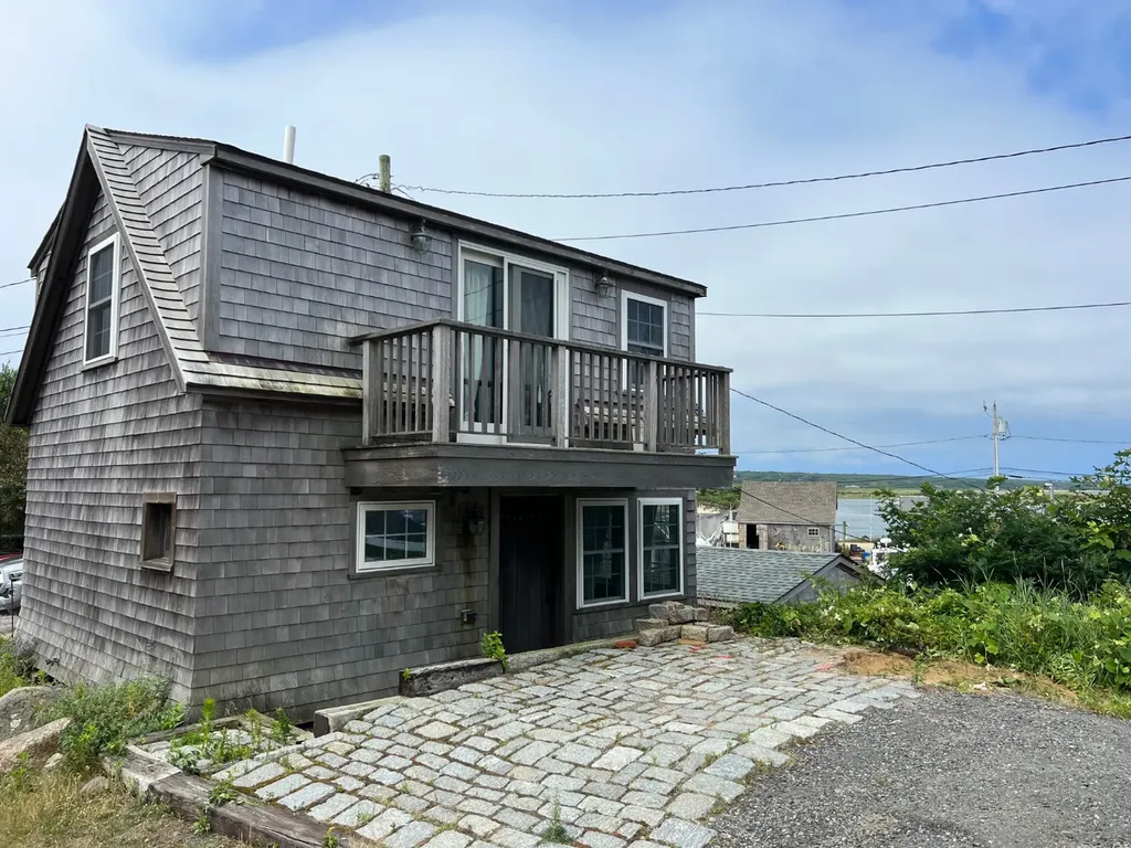 12 Harbor Hill Chilmark MA 02535